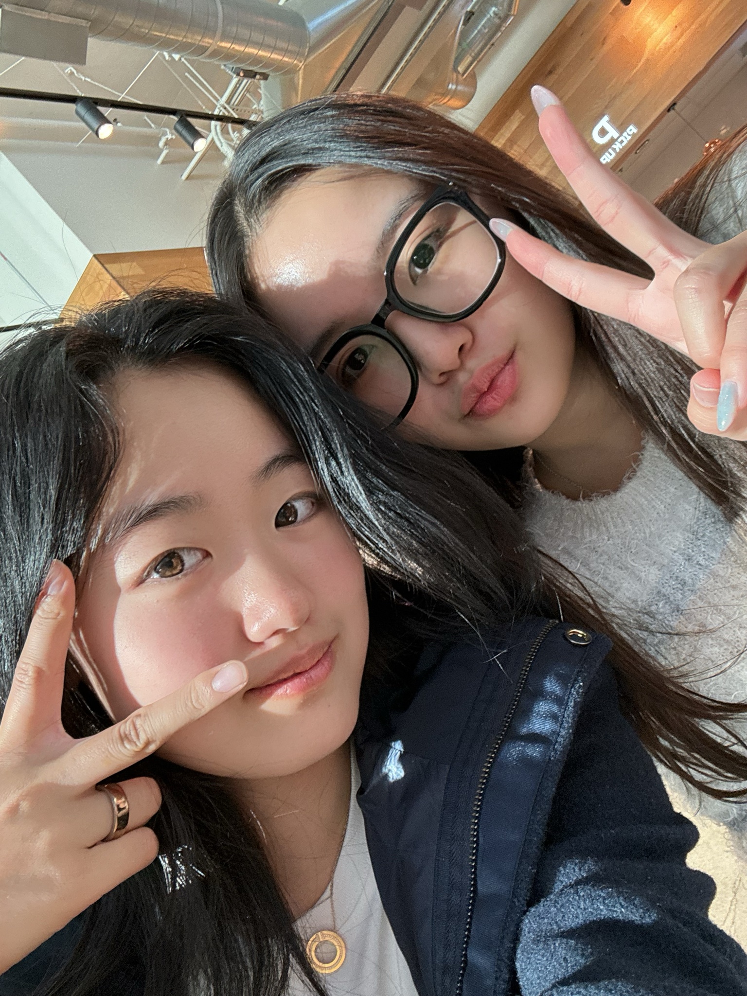 Cheryl (Xuan) Yang met Siya Xu